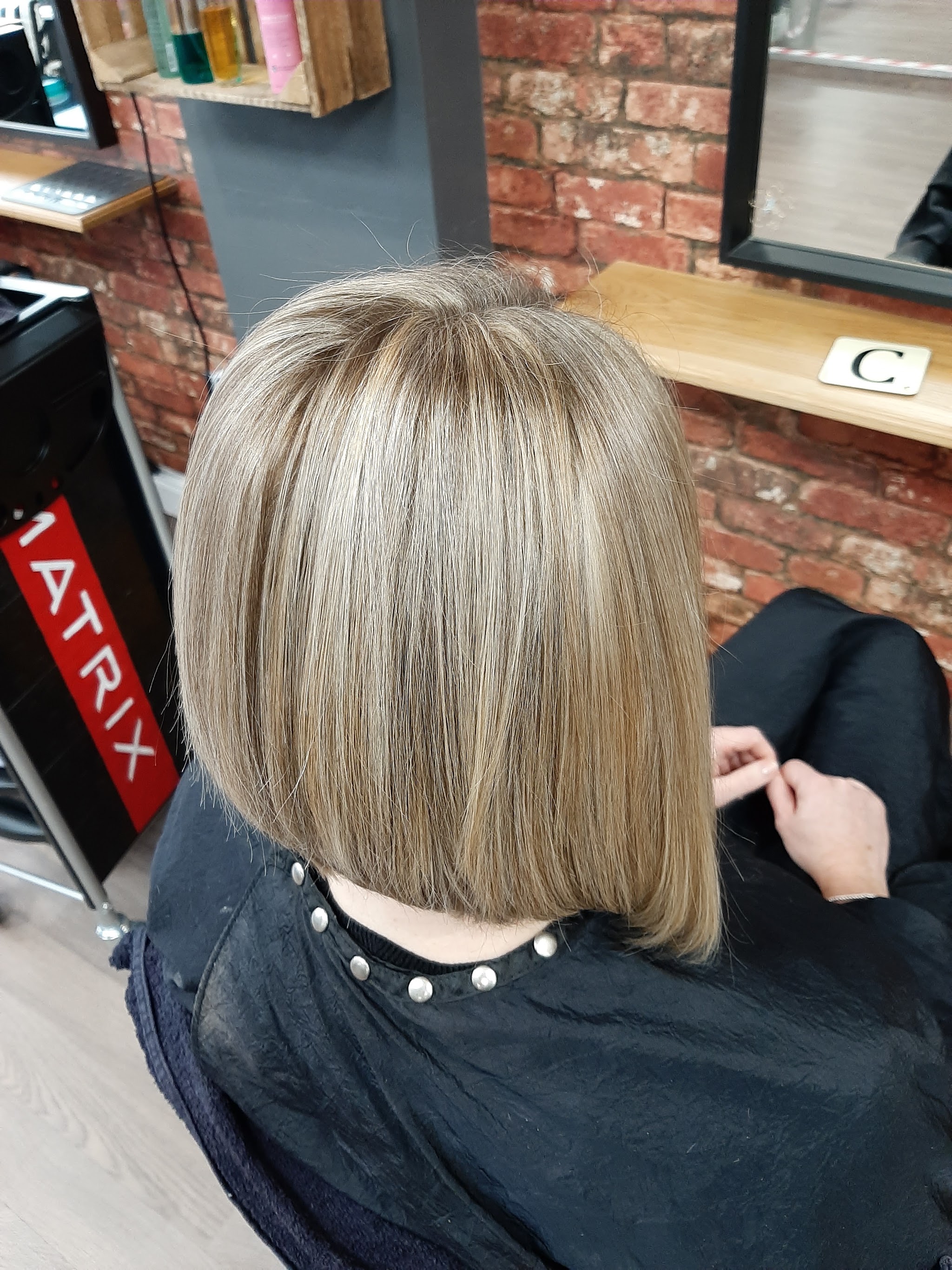 A blended blonde bob